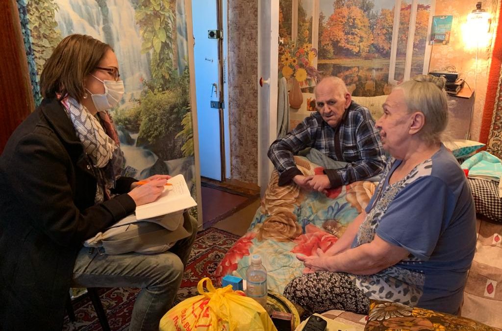 Bewegende Begegnungen in der Ukraine: Ein Sessel geht in Rente