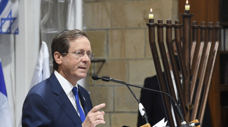 Lichtzünden in der Höhle Machpela: Herzog betont jüdische Verbindung zu Hebron
