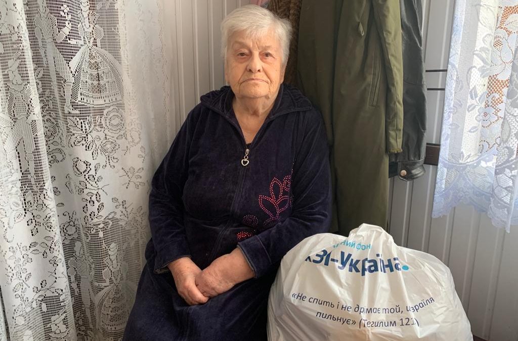 SOS Ukraine: „Ich werde nie die Frau mit dem roten Kopftuch am Zaun vergessen“