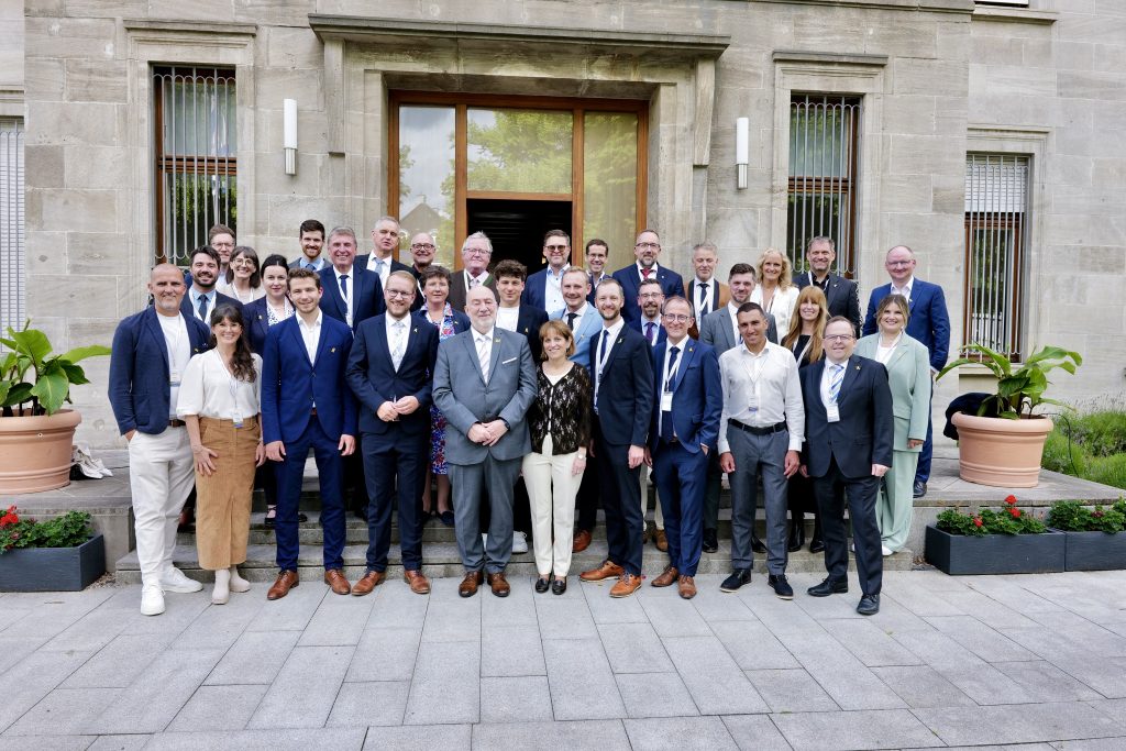 Gruppenfoto Leiter mit Ron Prosor